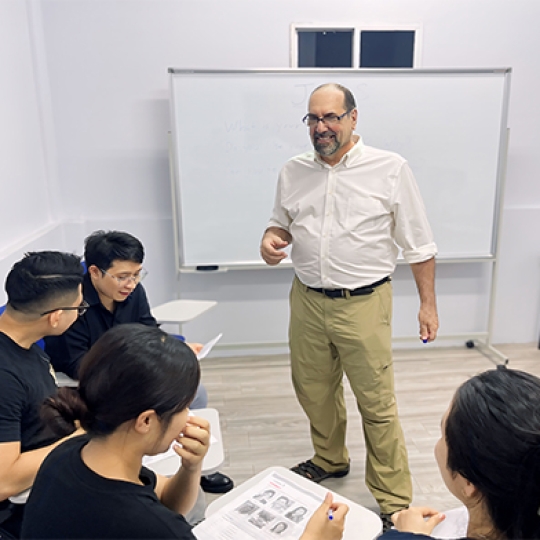 NGOẠI NGỮ QUỐC TRÍ