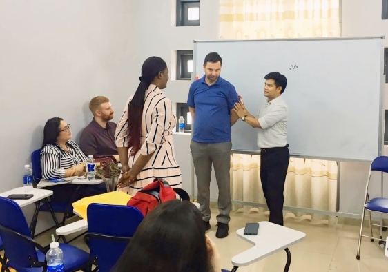 NGOẠI NGỮ QUỐC TRÍ