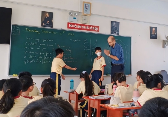 NGOẠI NGỮ QUỐC TRÍ