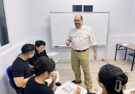 NGOẠI NGỮ QUỐC TRÍ